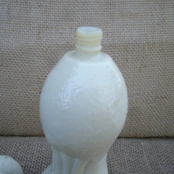 Vintage Avon Poodle Bath Oil Bottle milk glass - Picture 15 of 16